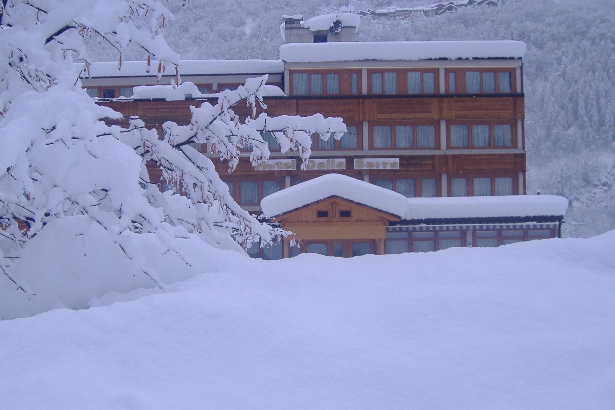 Hotel Dalla Serra Mezzana  Esterno foto