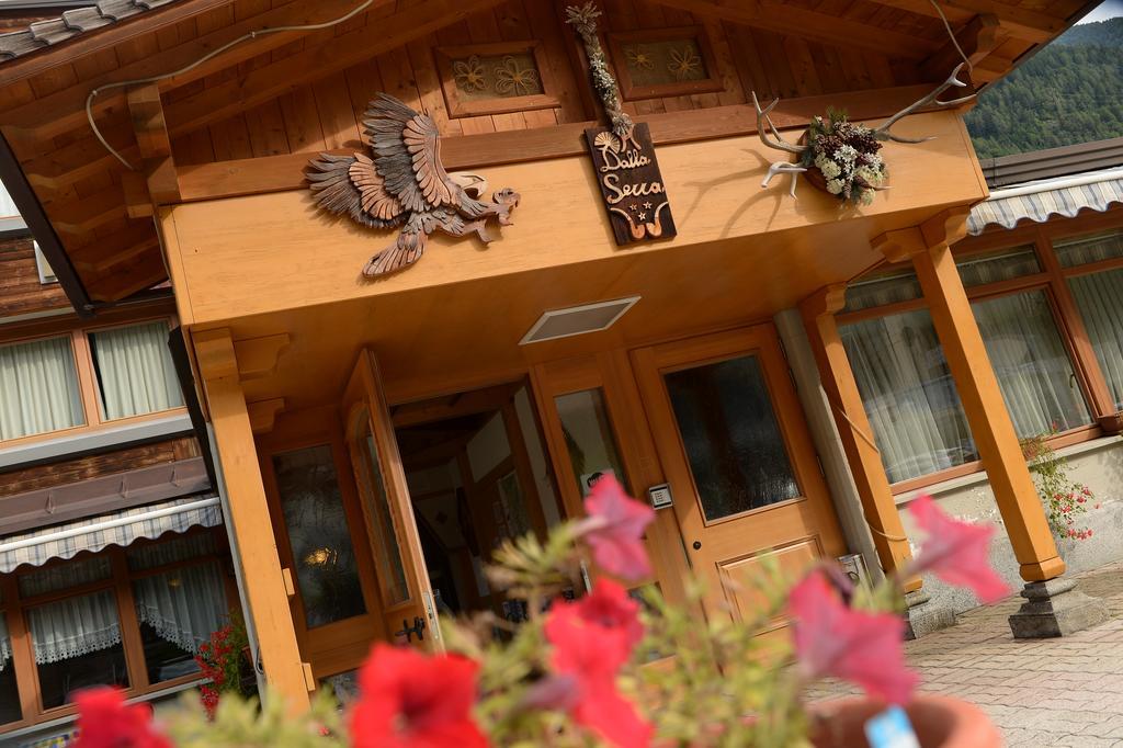 Hotel Dalla Serra Mezzana  Esterno foto