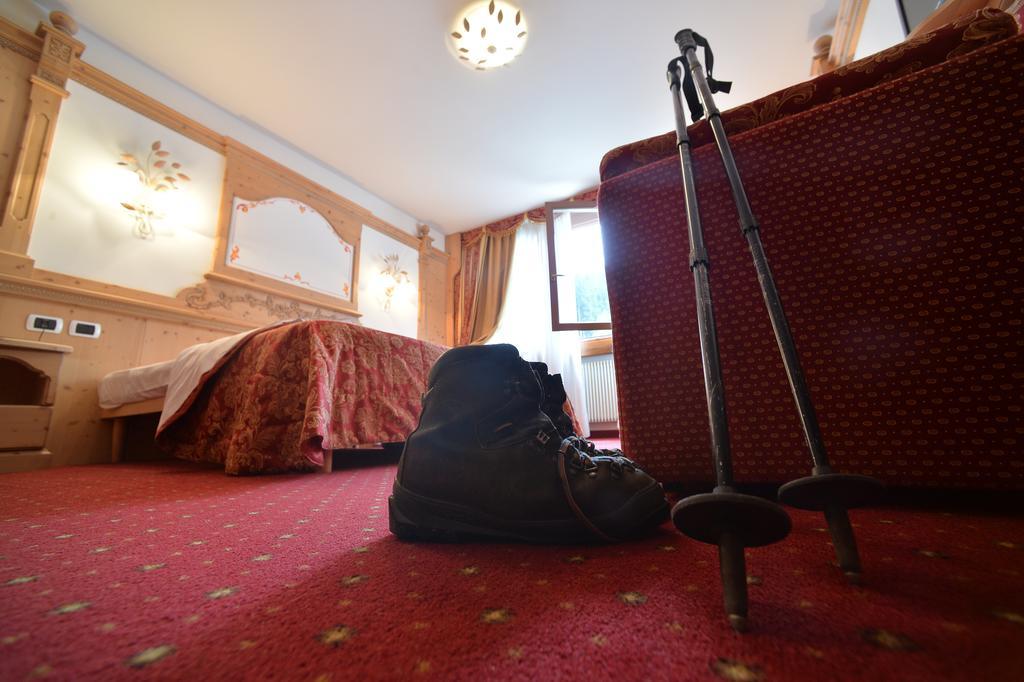 Hotel Dalla Serra Mezzana  Esterno foto
