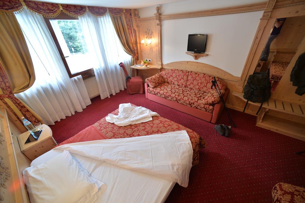 Hotel Dalla Serra Mezzana  Esterno foto