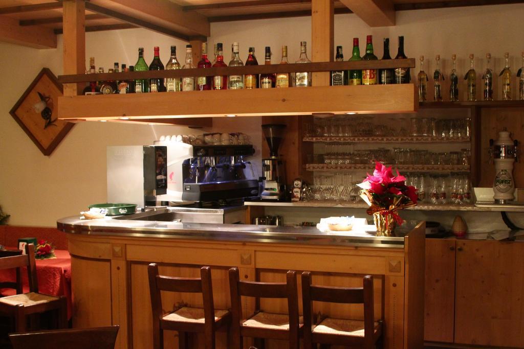 Hotel Dalla Serra Mezzana  Esterno foto