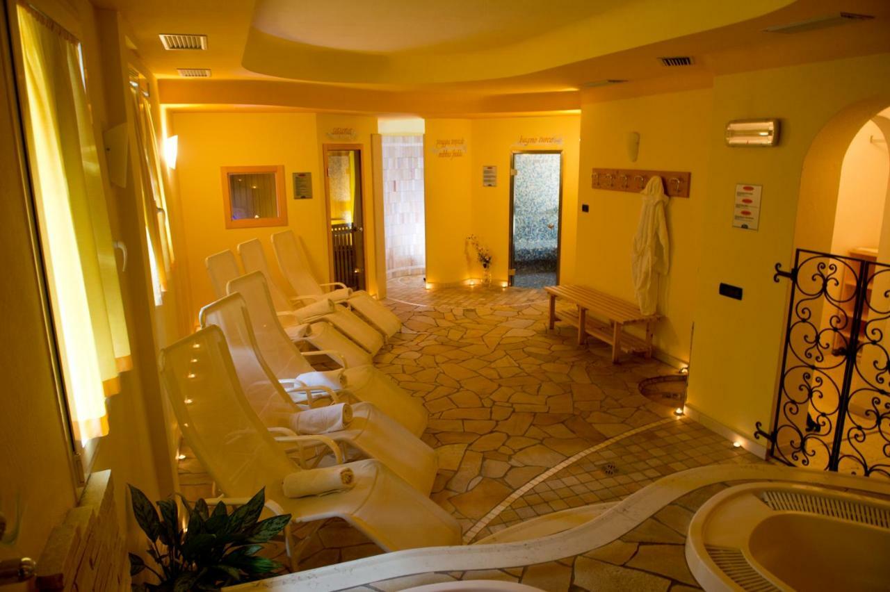 Hotel Dalla Serra Mezzana  Esterno foto