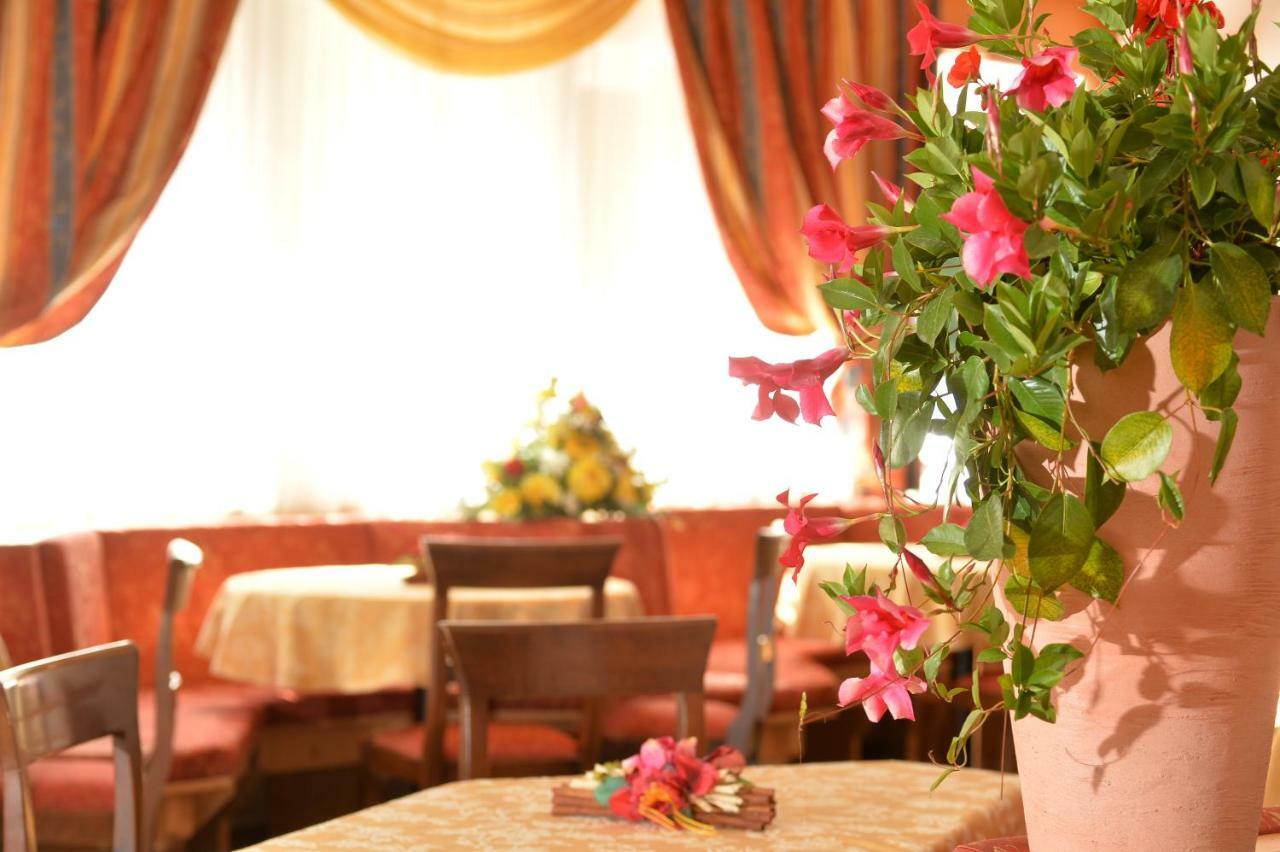 Hotel Dalla Serra Mezzana  Esterno foto