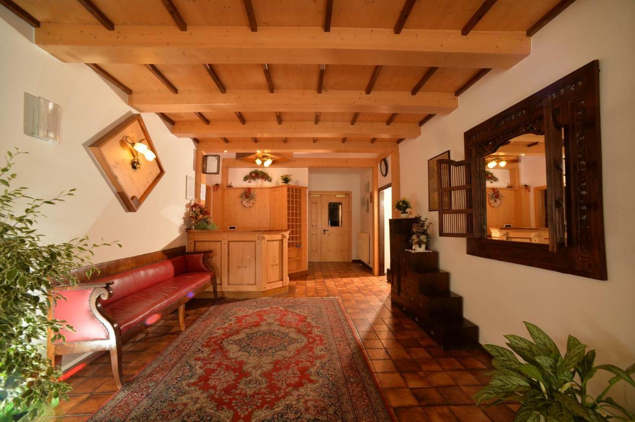Hotel Dalla Serra Mezzana  Esterno foto